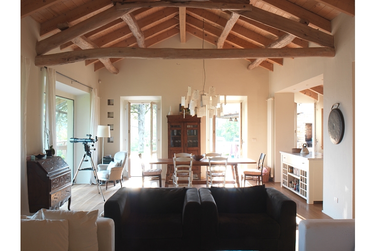 salotto-country-house-divano-nero